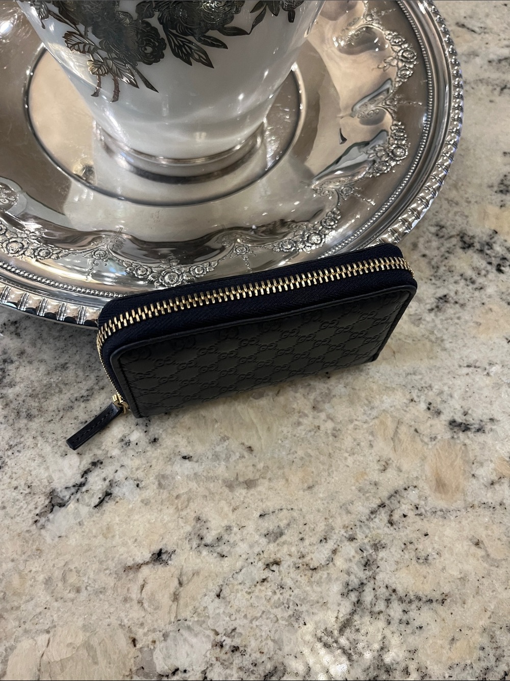 Gucci Dark Navy Blue Embossed GG Zip Wallet with Gold Zipper - Picture 5 of 10